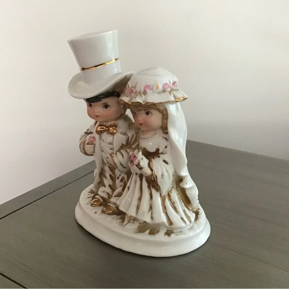 Elegant Bride and Groom Figurine - White and Gold